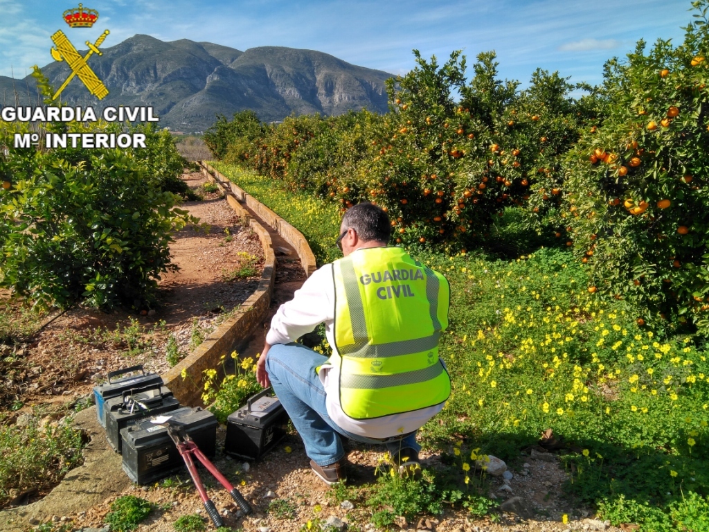 Dos detenidos por 13 robos en Tavernes 