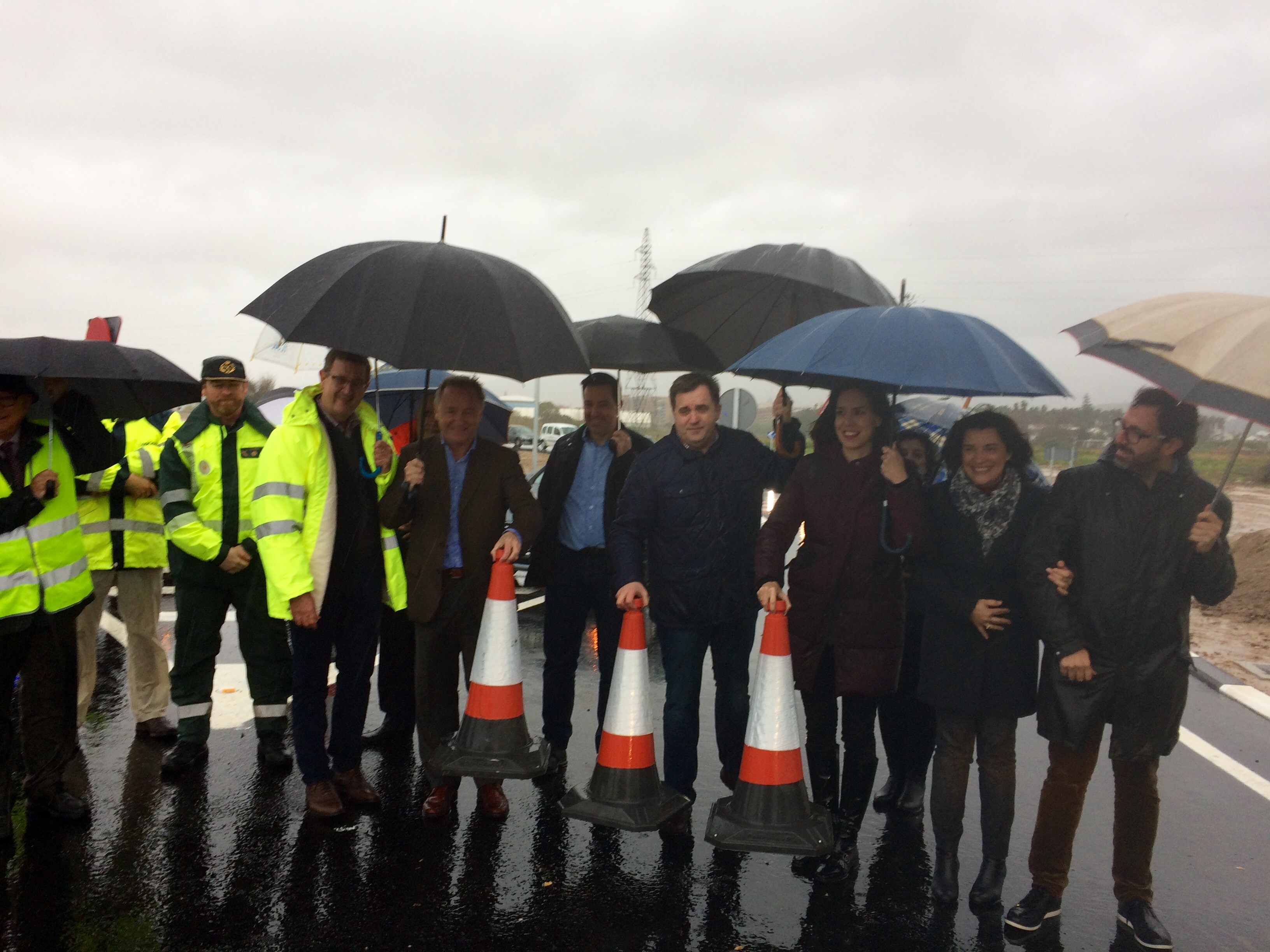 Inaugurada la rotonda que une la carretera de La Vital con la de Daimús