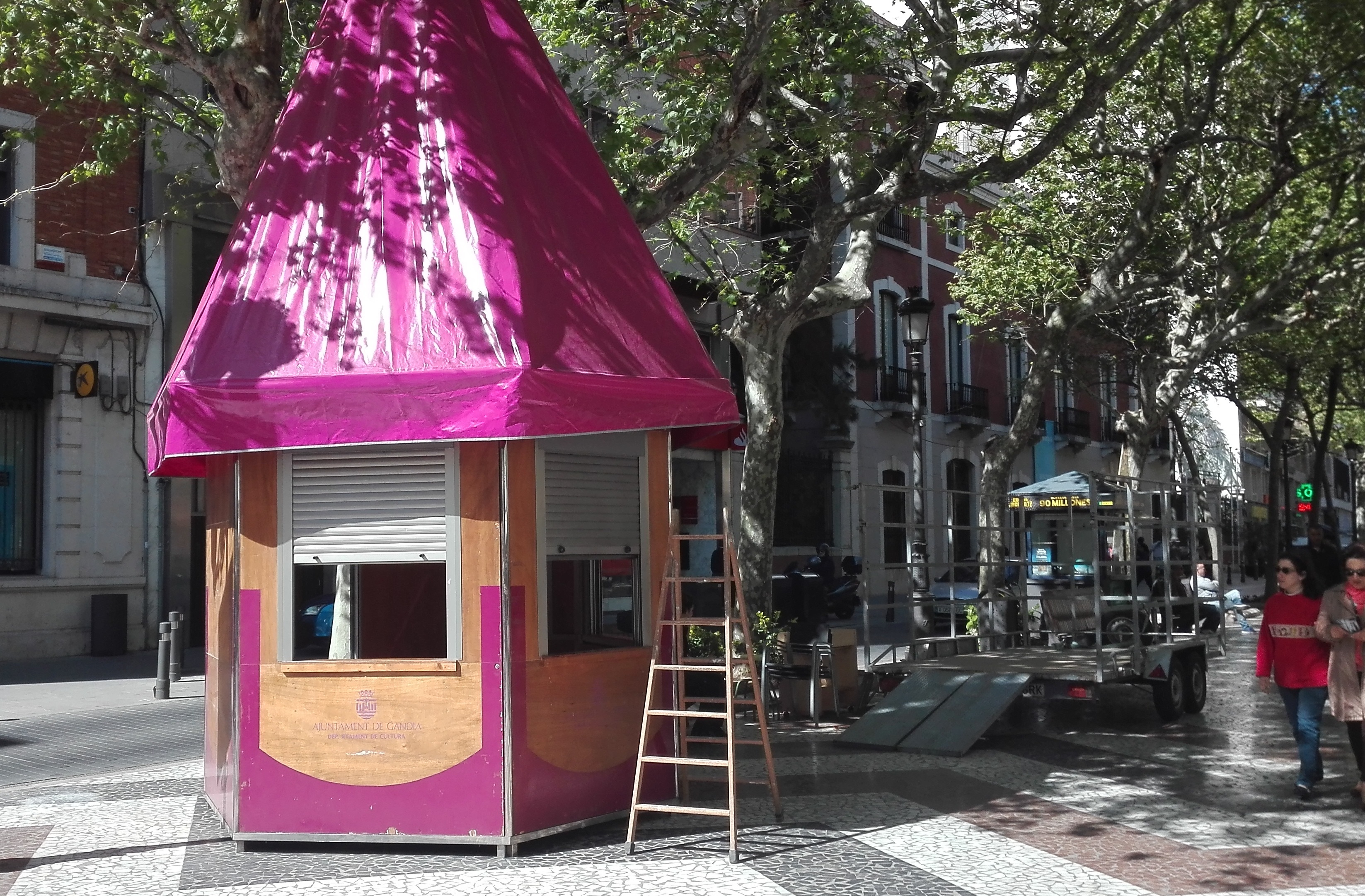 A la venta ya las sillas para la procesión de Viernes Santa