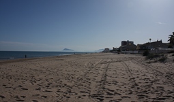 Fallece un hombre ahogado en la playa de Daimús