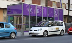 El servicio de llamadas de los taxis de Gandia se gestiona desde Alcobendas en Madrid