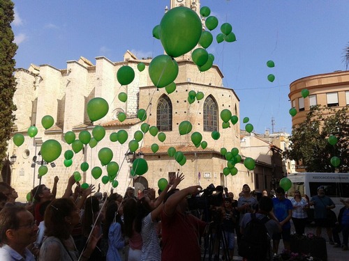 Lectura de un manifiesto y lanzamiento de globos por el Día Mundial del Alzheimer
