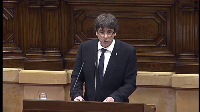 Los grupos municipales del Ayuntamiento de Gandia se pronuncian sobre el desafío independentista de Cataluña