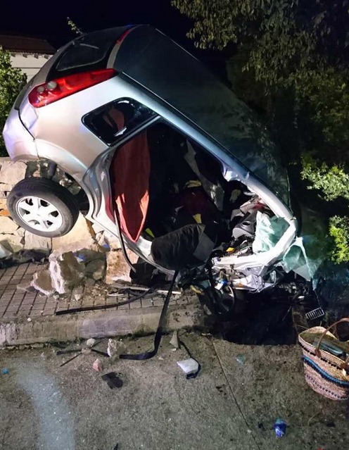 Dos personas fallecen en un accidente de tráfico en la carretera de Marxuquera a Barx