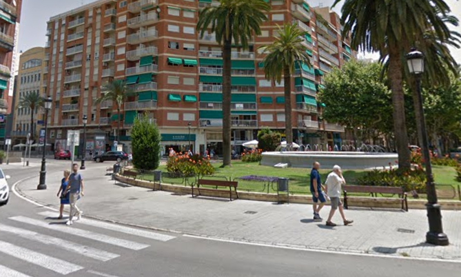 Ciudadanos Gandia propone eliminar la fuente de la plaza de Crist Rei para que puedan pasar los peatones